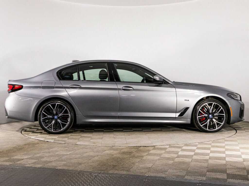 Купить BMW 5 серии 530e xDrive, 2022, 12 664 км, фото №4