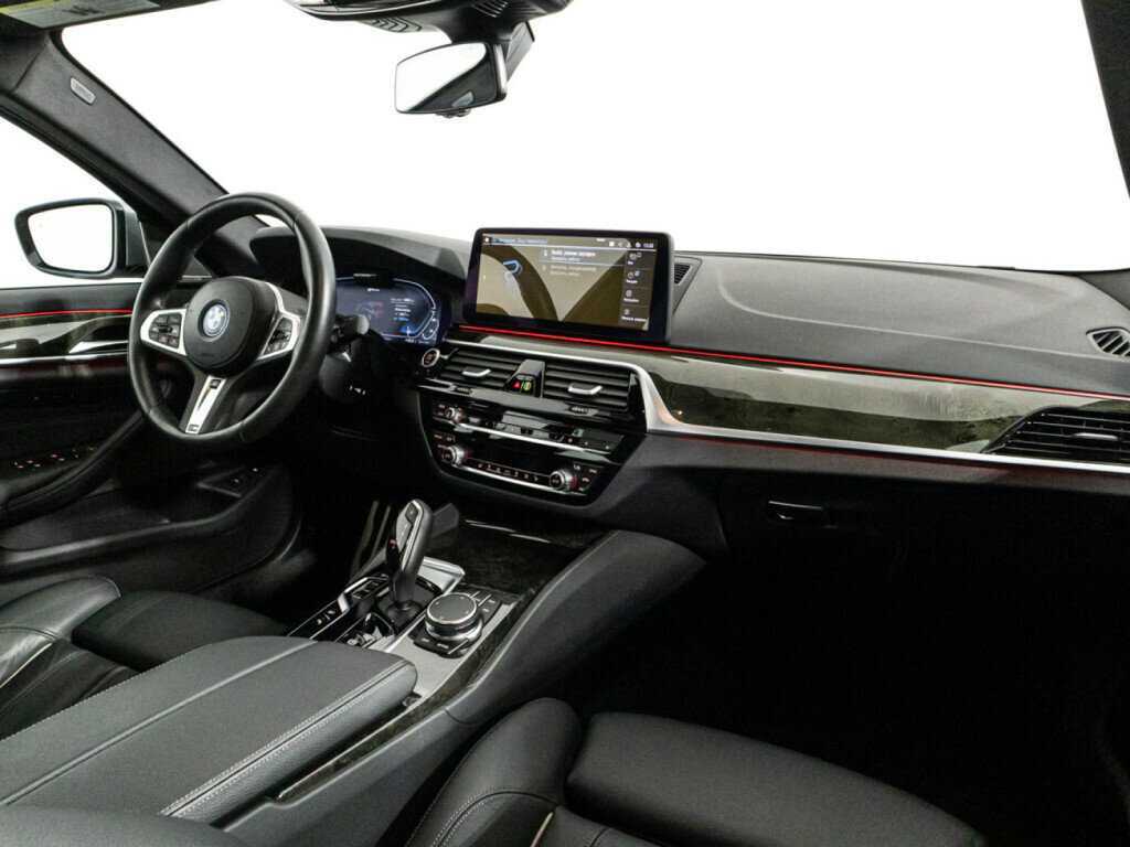Купить BMW 5 серии 530e xDrive, 2022, 12 664 км, фото №9