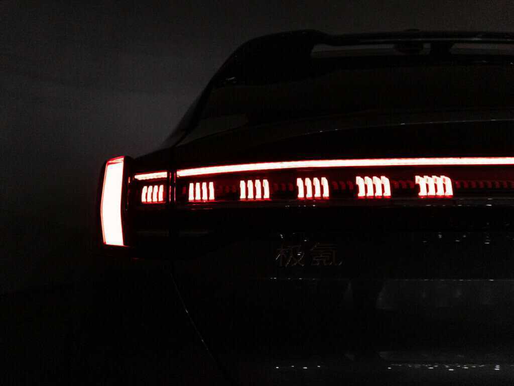 Купить Zeekr 001 100 kWh, 2023, 6 645 км, фото №31