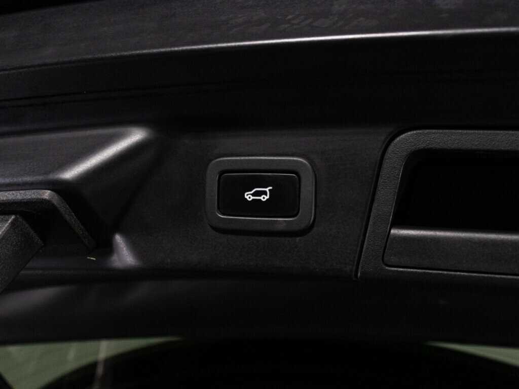 Купить Land Rover Range Rover Velar, 2018, 79 822 км, фото №16