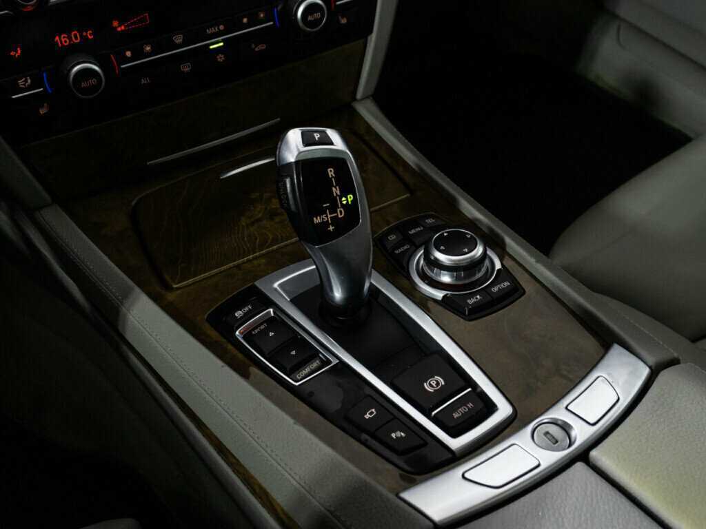 Купить BMW 7 серии 740i, 2012, 183 136 км, фото №17
