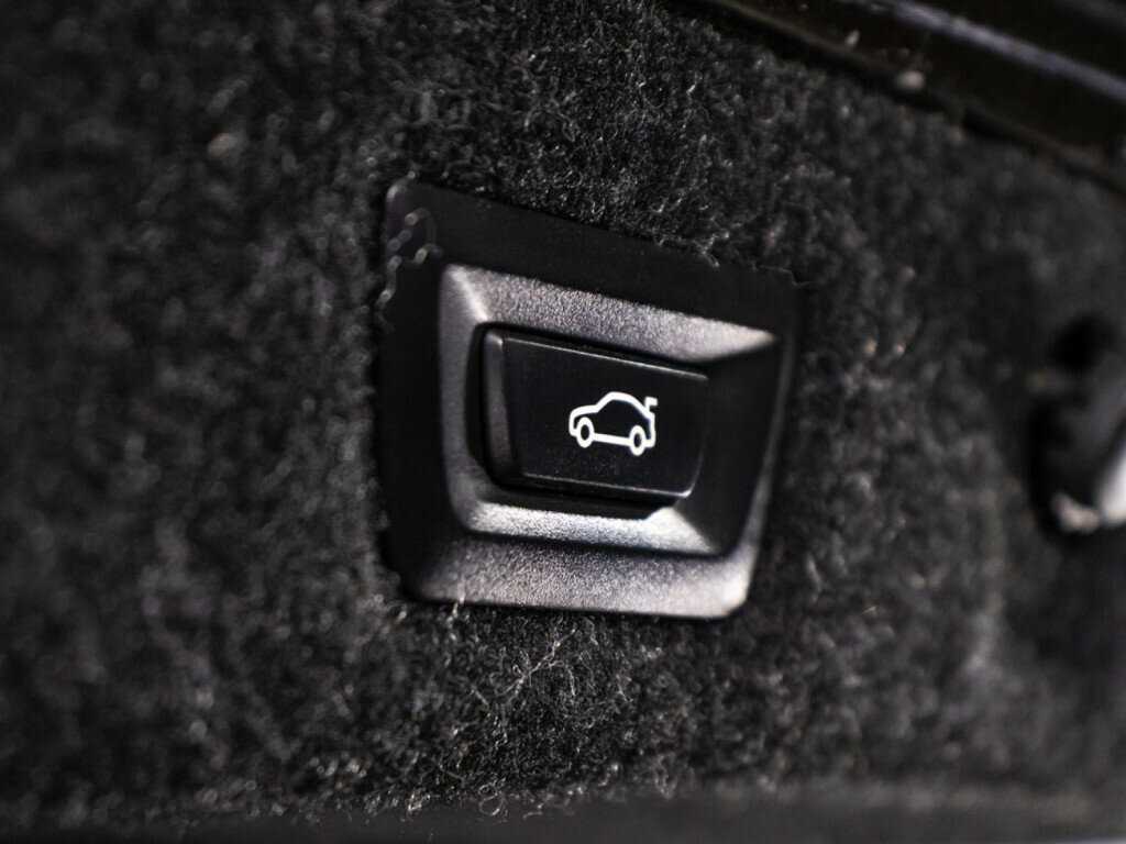 Купить BMW 5 серии 520d xDrive, 2016, 106 752 км, фото №16