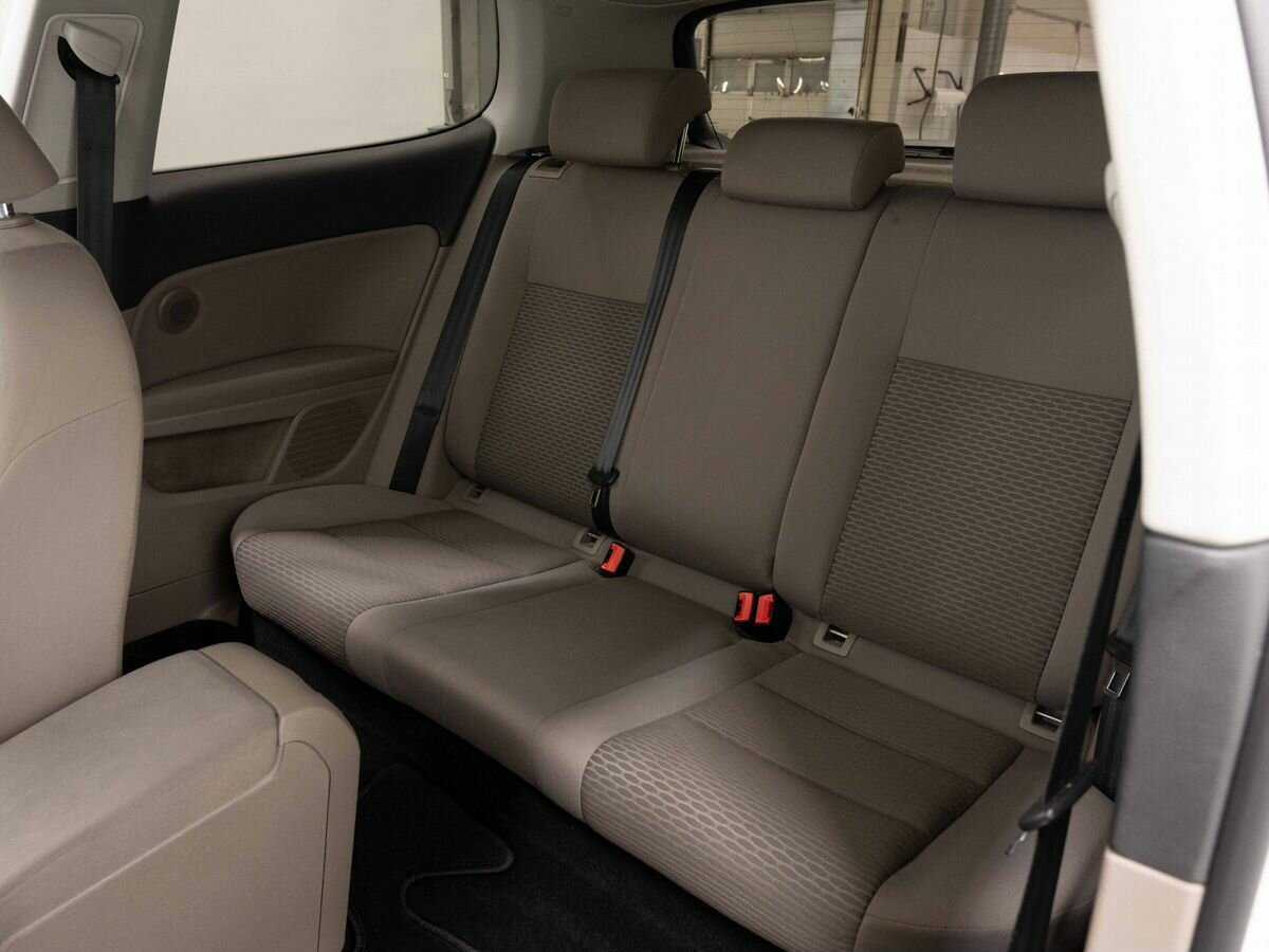 Купить Volkswagen Golf, 2011, 178 885 км, фото №10