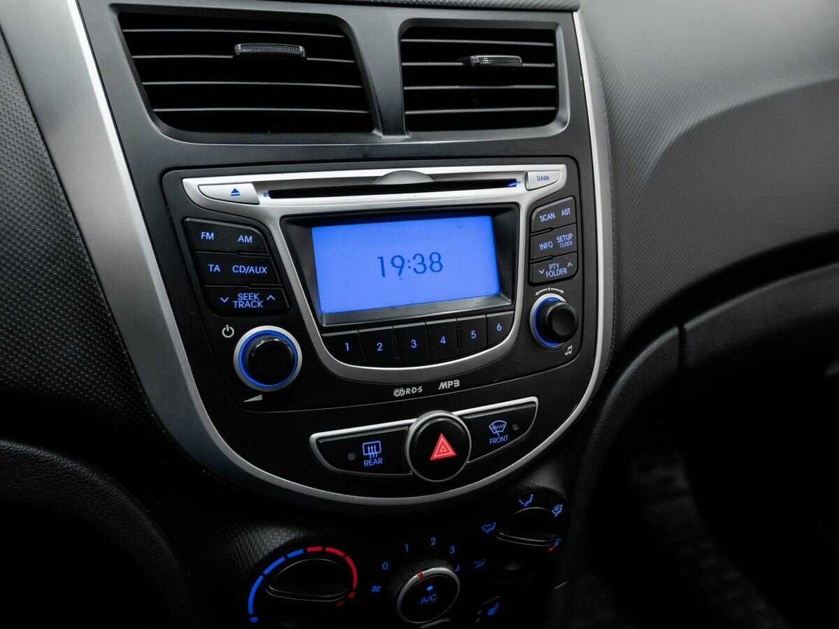 Купить Hyundai Solaris, 2011, 132 445 км, фото №19