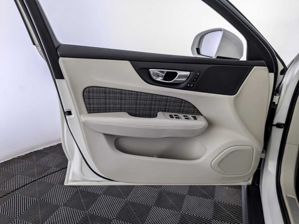 Купить Volvo V60 Cross Country, 2021, 49 372 км, фото №19