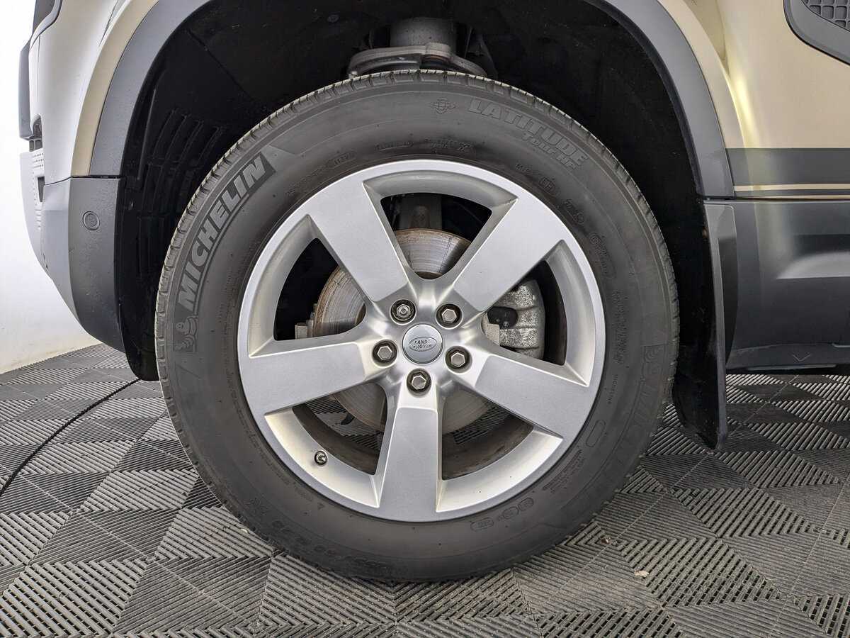 Купить Land Rover Defender 110, 2021, 51 833 км, фото №12