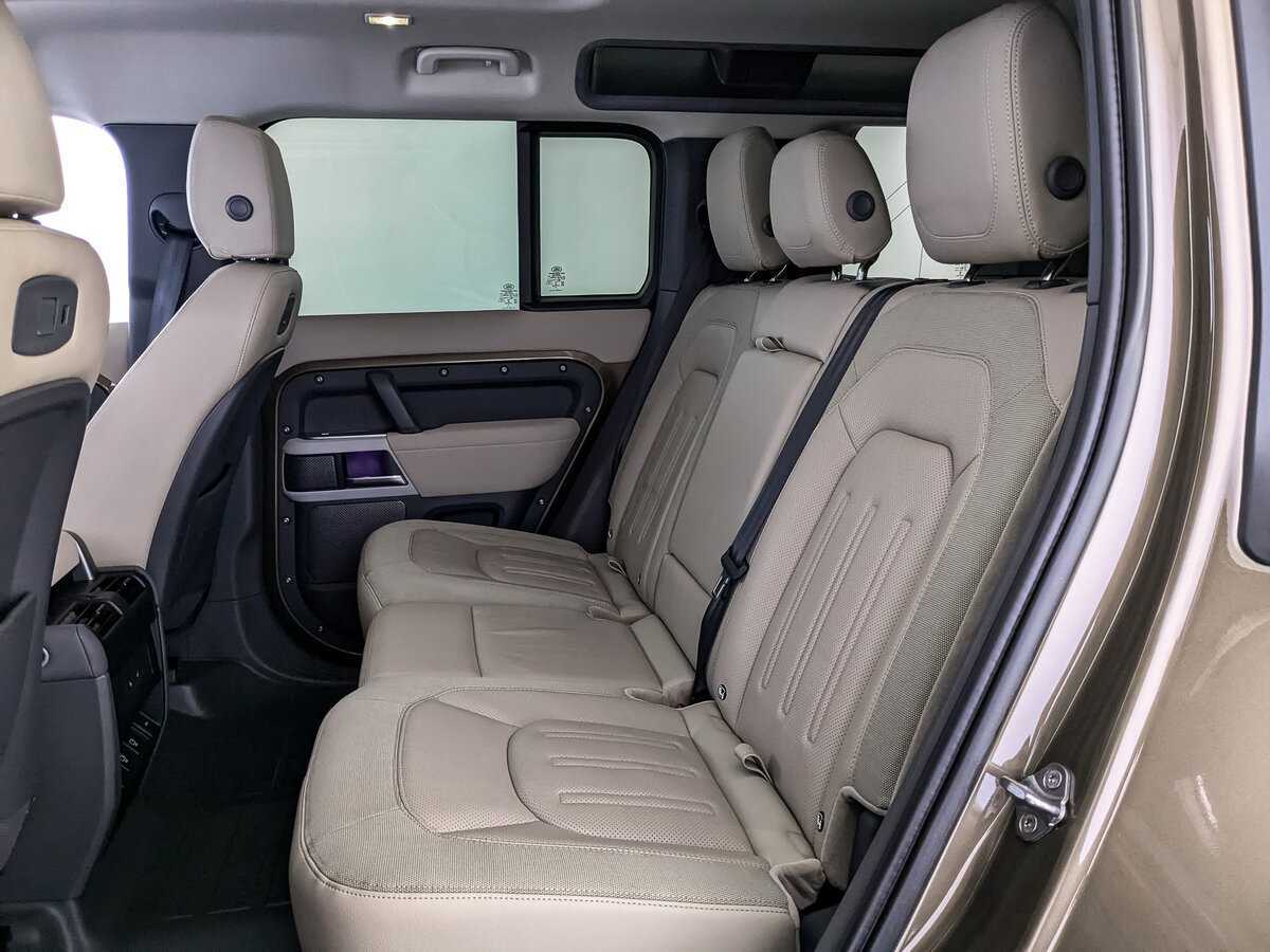 Купить Land Rover Defender 110, 2021, 51 833 км, фото №18