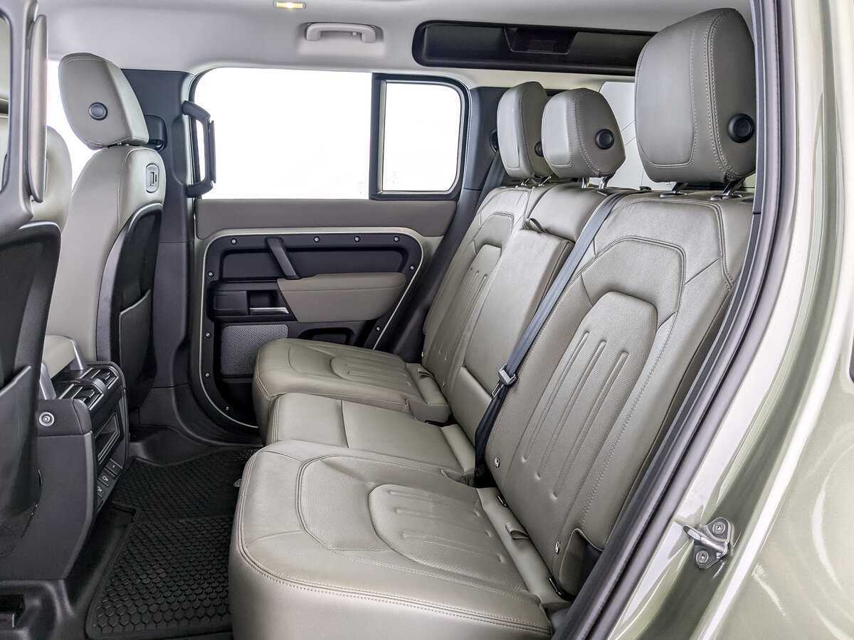 Купить Land Rover Defender 110, 2021, 66 300 км, фото №12