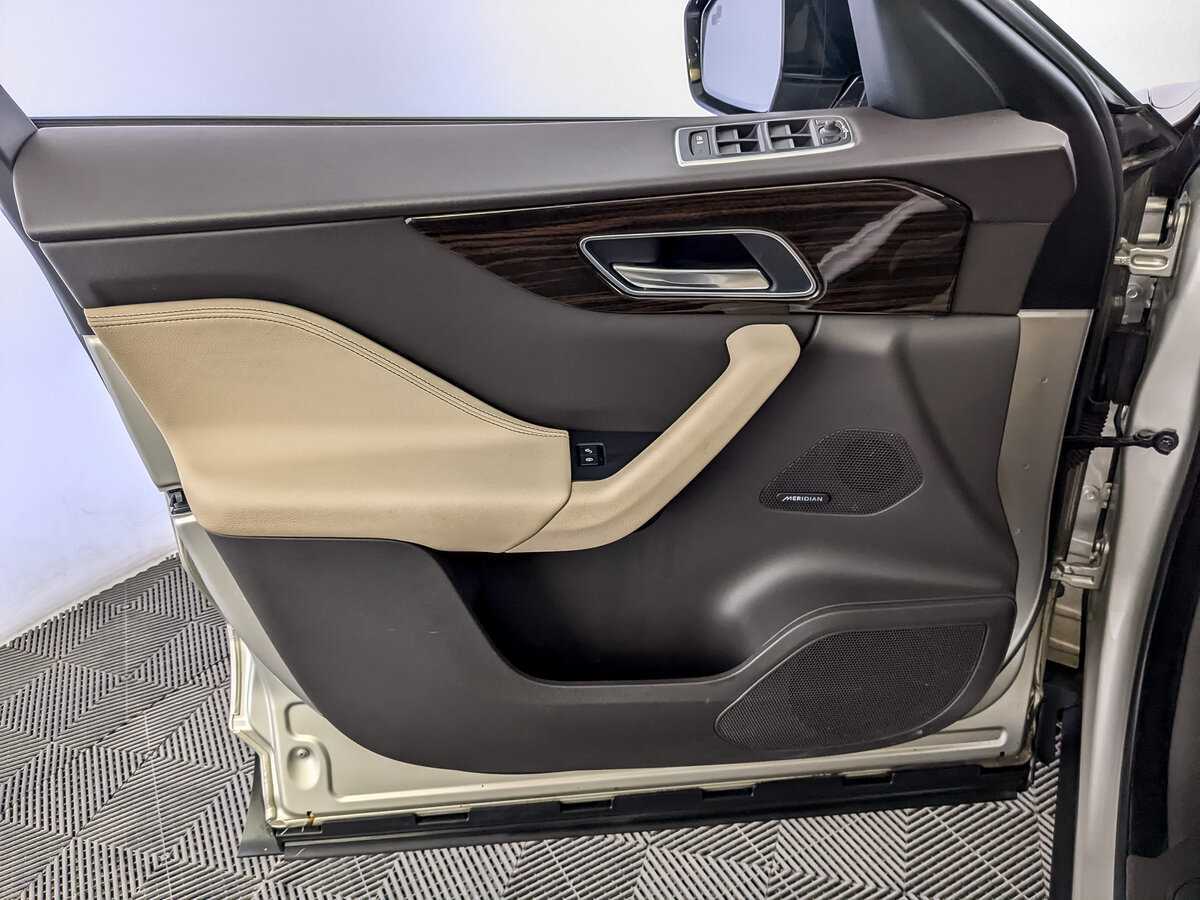 Купить Jaguar F-Pace, 2016, 29 189 км, фото №19