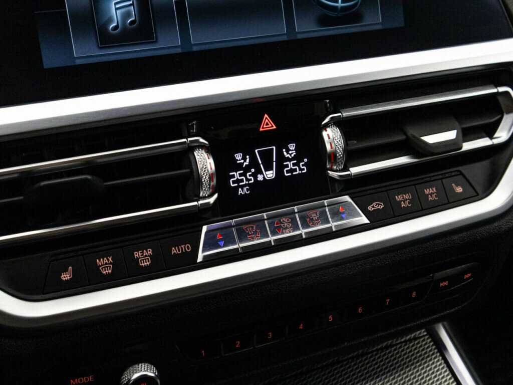 Купить BMW 3 серии 320d xDrive, 2019, 119 239 км, фото №16