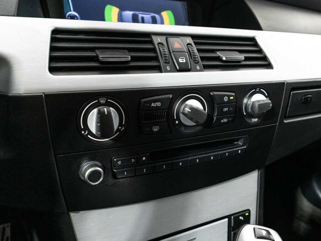 Купить BMW 5 серии 520d, 2009, 468 009 км, фото №16