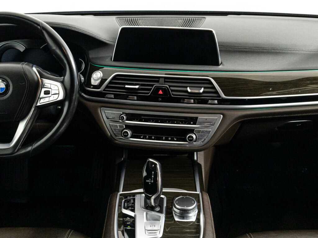 Купить BMW 7 серии 730i, 2016, 168 760 км, фото №12