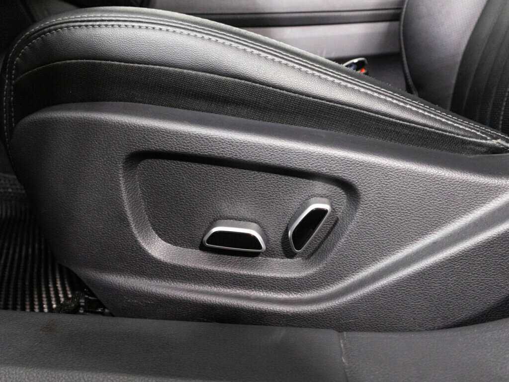 Купить Hongqi H5, 2023, 49 833 км, фото №16