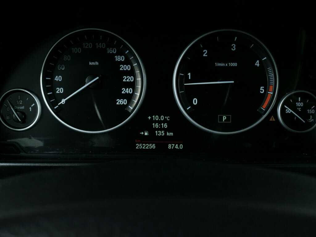 Купить BMW 5 серии 530d xDrive, 2011, 252 254 км, фото №13