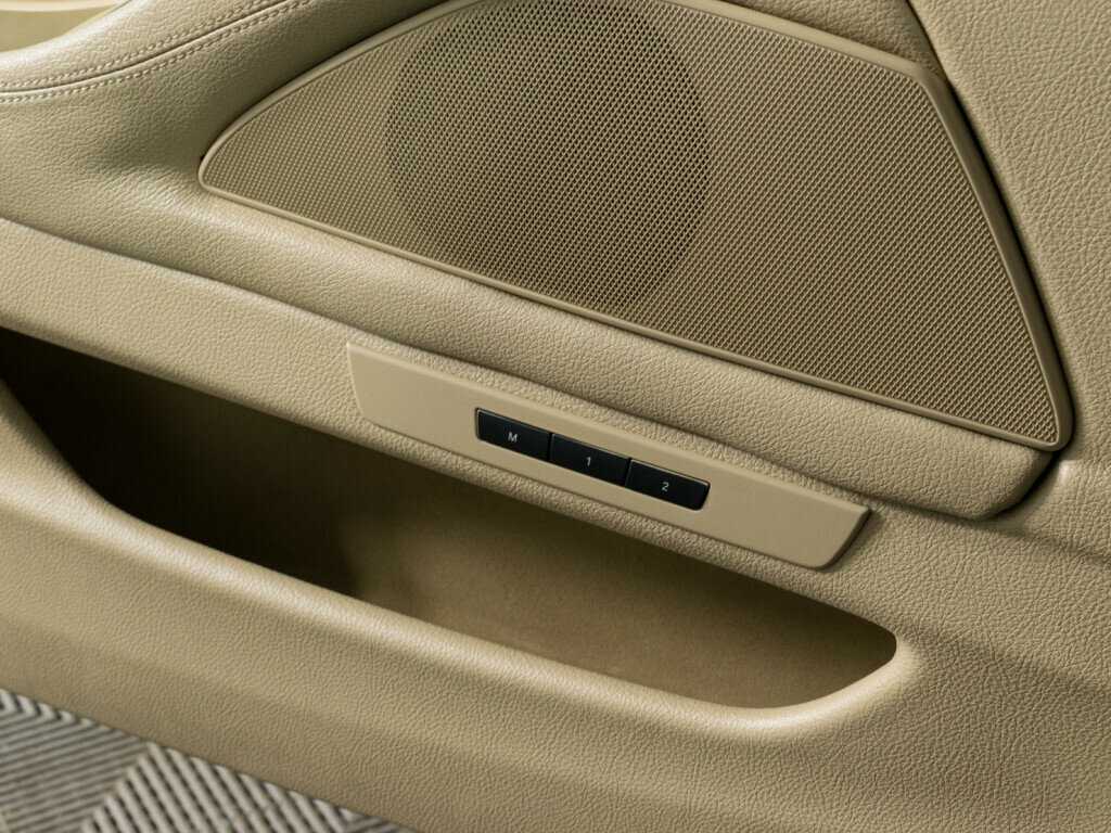 Купить BMW 5 серии 530d xDrive, 2011, 252 254 км, фото №19