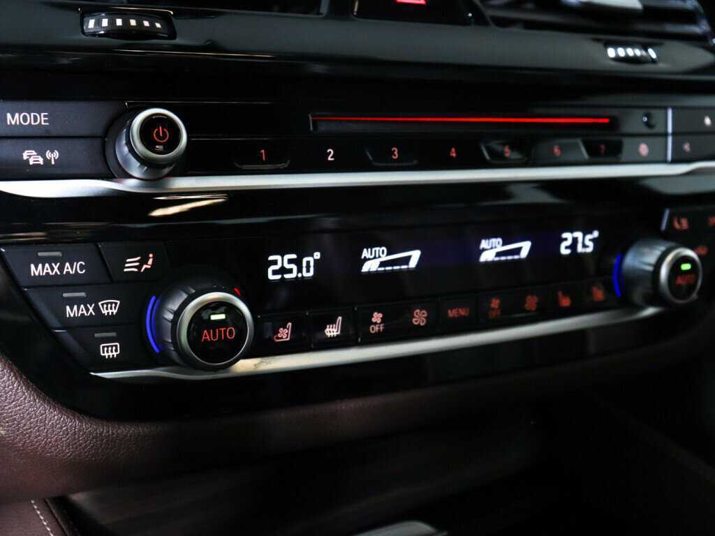 Купить BMW 5 серии 530d xDrive, 2018, 63 400 км, фото №25