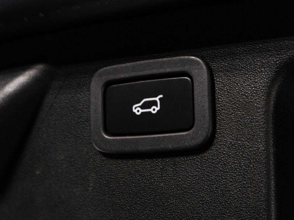 Купить Land Rover Discovery Sport, 2019, 70 616 км, фото №16