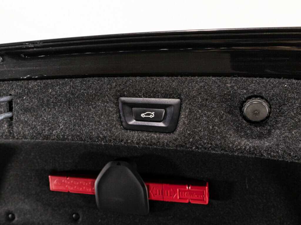 Купить BMW 5 серии 520d, 2019, 134 850 км, фото №16