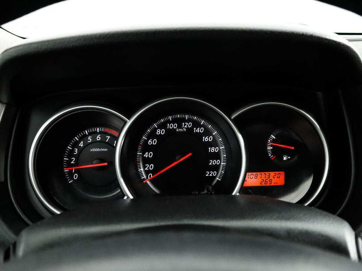 Купить Nissan Tiida, 2011, 108 772 км, фото №9