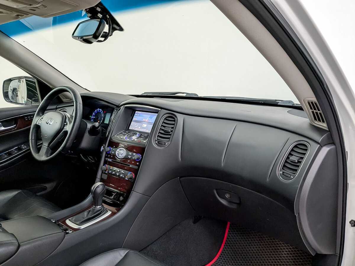 Купить Infiniti QX50, 2016, 184 904 км, фото №11