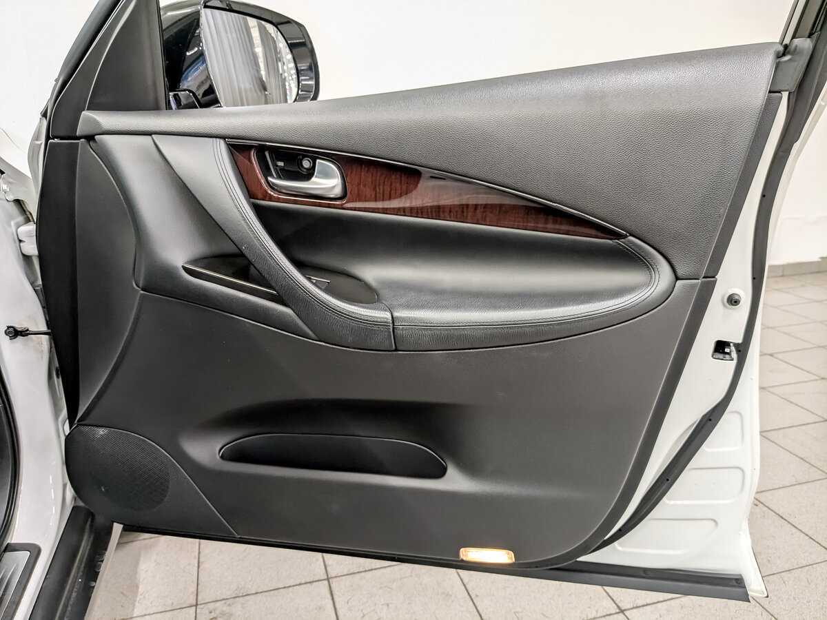 Купить Infiniti QX50, 2016, 184 904 км, фото №25
