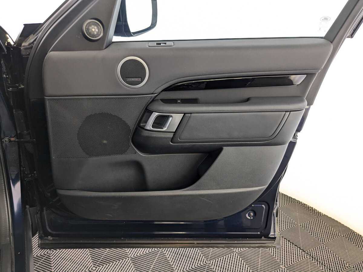 Купить Land Rover Discovery, 2019, 97 974 км, фото №25