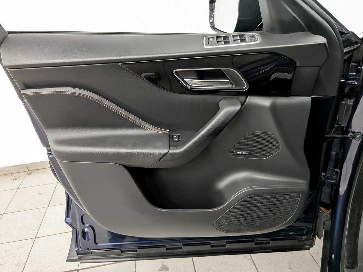 Купить Jaguar F-Pace, 2017, 147 154 км, фото №19