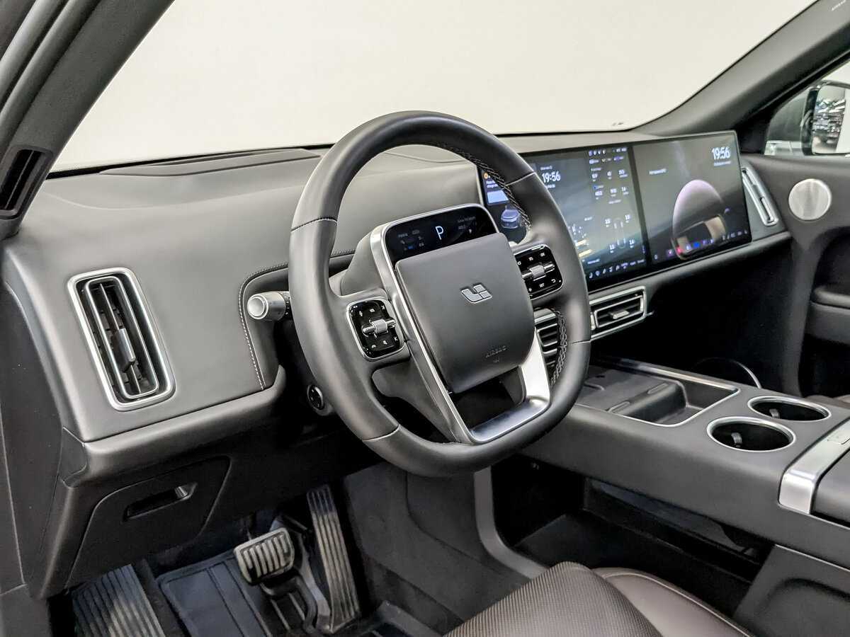 Купить LiXiang L9 44.5 kWh, 2023, 42 449 км, фото №16