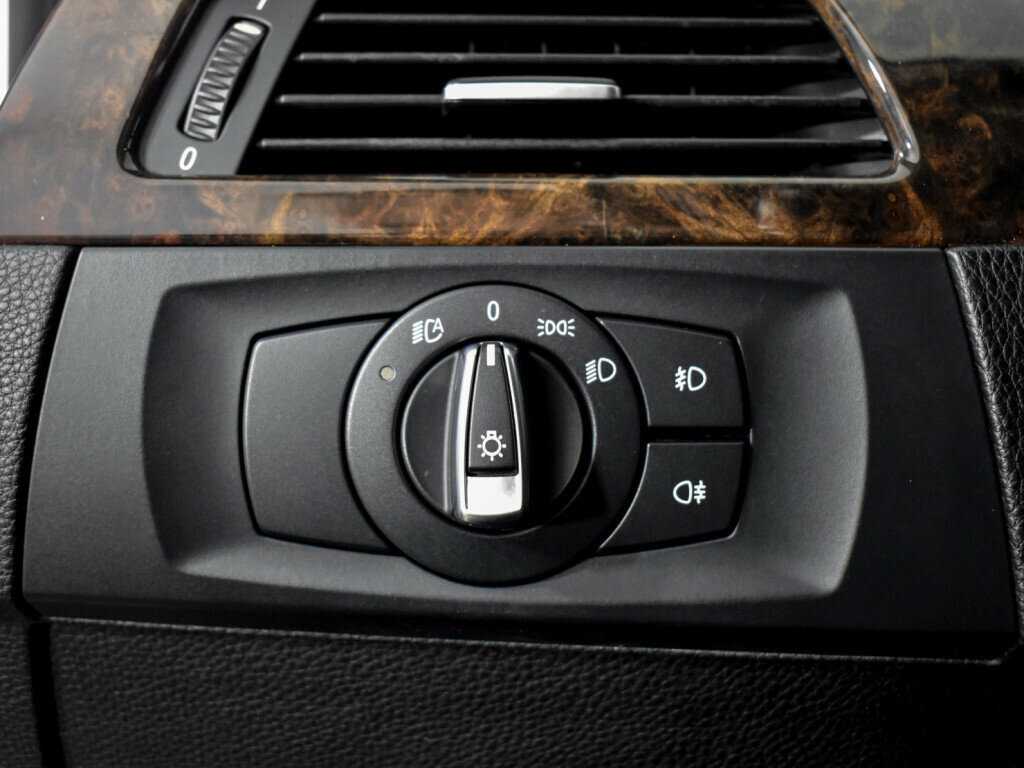 Купить BMW 3 серии 325xi, 2009, 127 230 км, фото №9