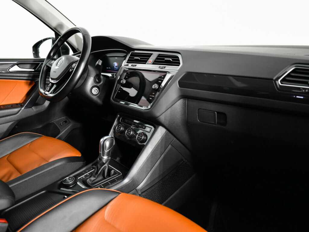Купить Volkswagen Tiguan, 2018, 118 208 км, фото №9