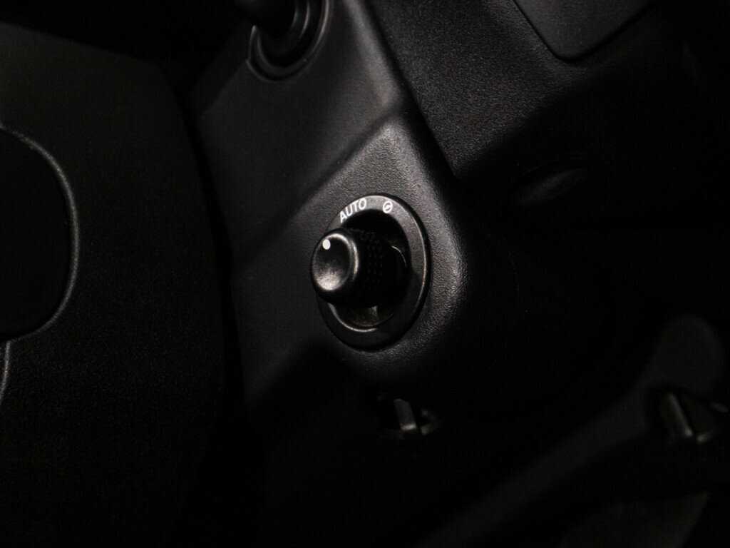 Купить Land Rover Discovery, 2009, 239 267 км, фото №17