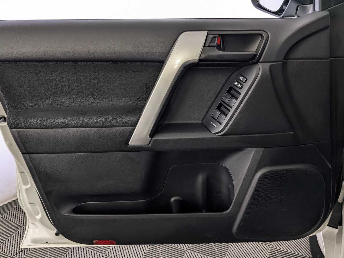 Купить Toyota Land Cruiser Prado, 2021, 65 033 км, фото №17