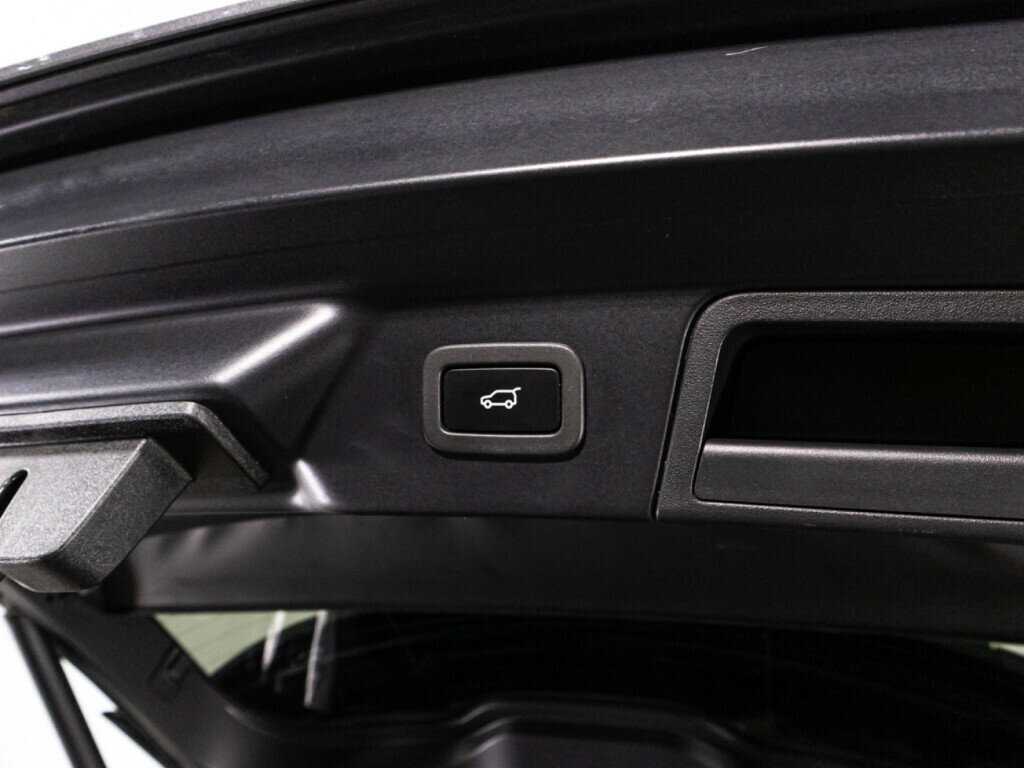 Купить Land Rover Range Rover Velar, 2019, 130 303 км, фото №15