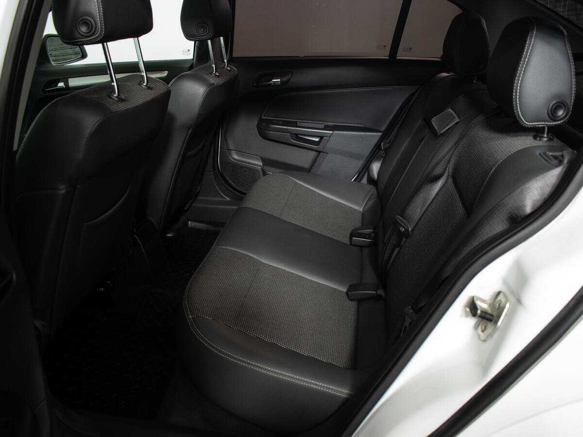 Купить Opel Astra, 2011, 177 603 км, фото №5