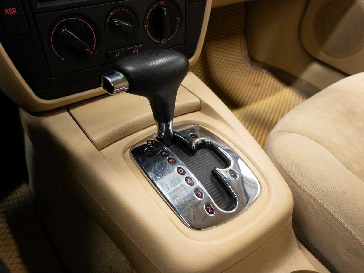 Купить Volkswagen Passat, 2001, 241 699 км, фото №18