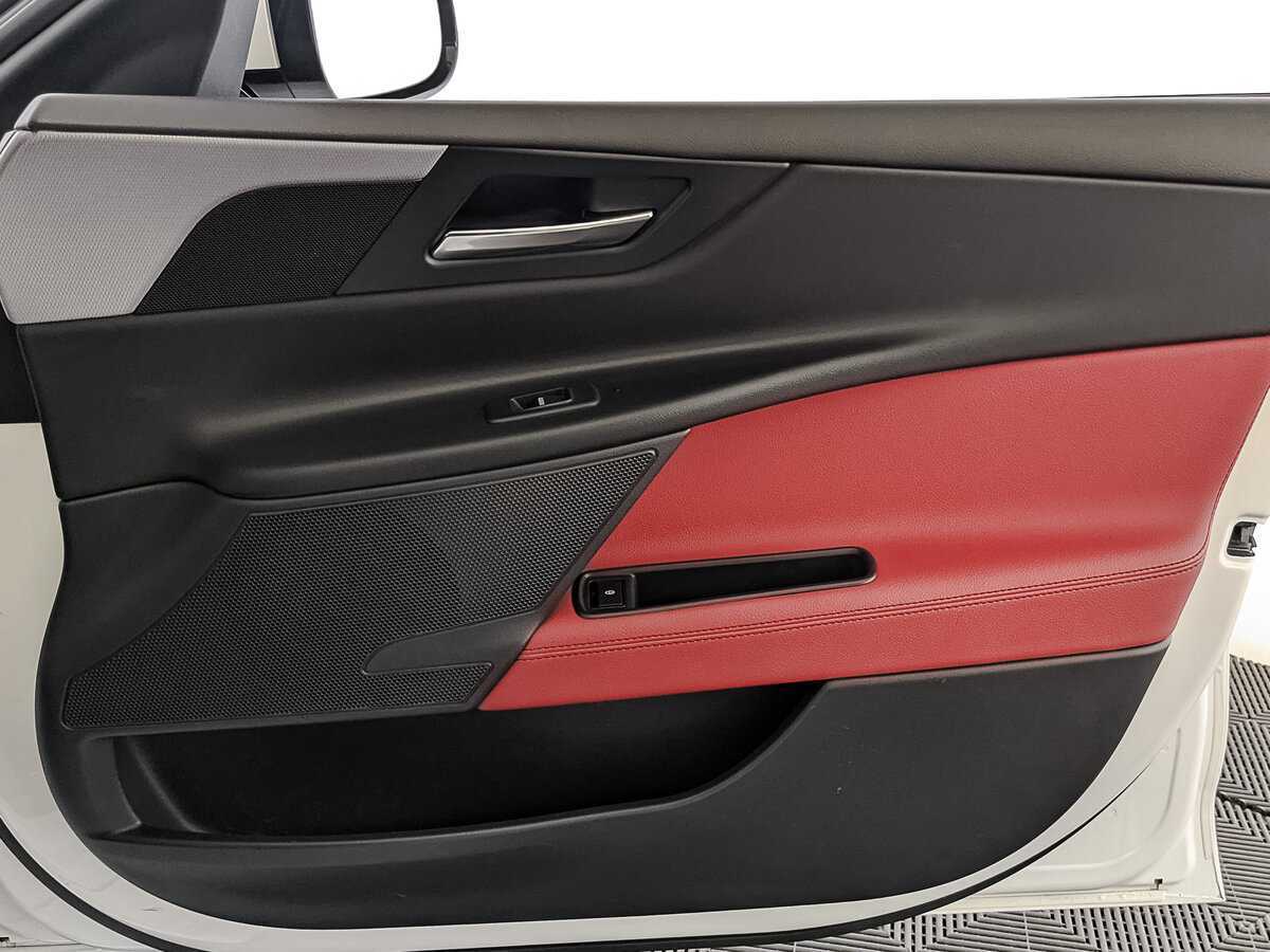 Купить Jaguar XE, 2019, 81 100 км, фото №24