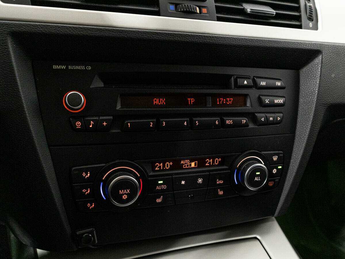 Купить BMW 3 серии 318i, 2011, 68 196 км, фото №18