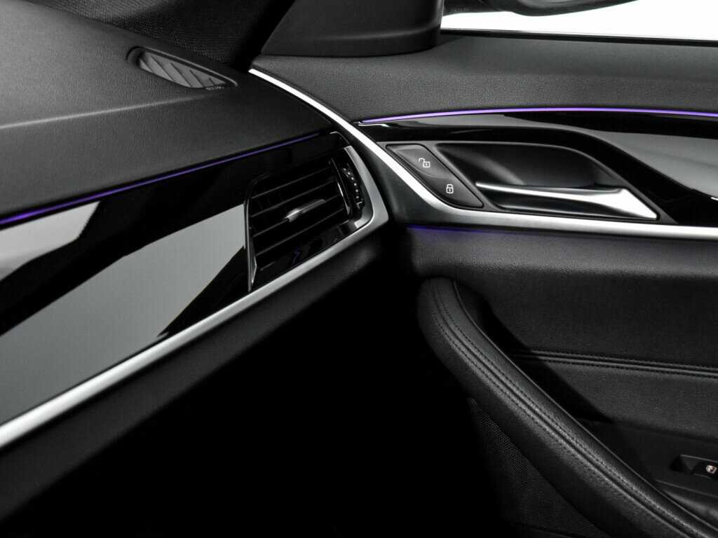 Купить BMW 5 серии 520i, 2018, 67 789 км, фото №24