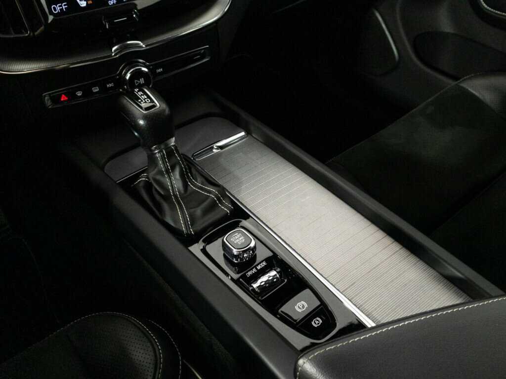 Купить Volvo XC60, 2018, 134 300 км, фото №16