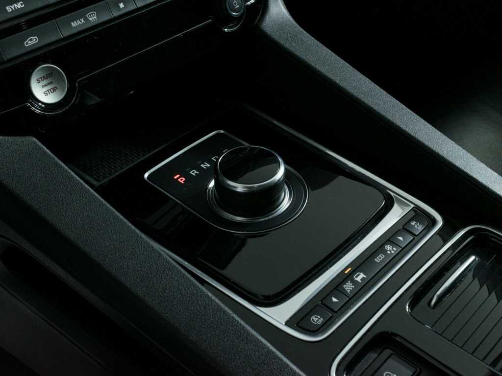 Купить Jaguar F-Pace, 2017, 122 389 км, фото №16