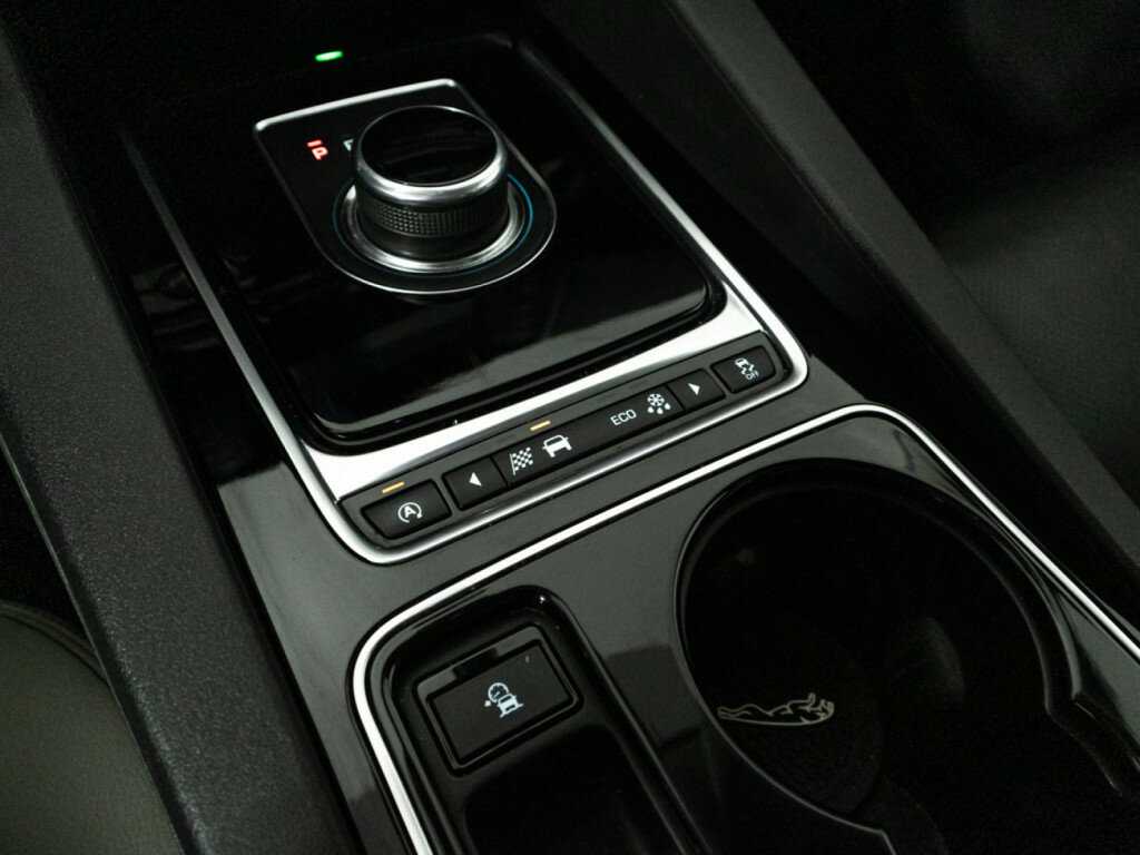 Купить Jaguar F-Pace, 2016, 101 565 км, фото №19