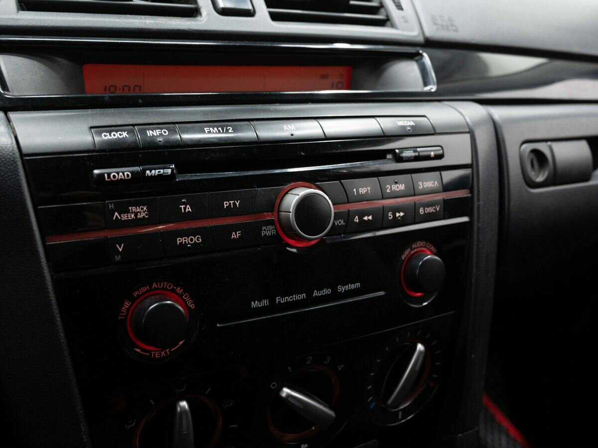 Купить Mazda 3, 2008, 240 320 км, фото №10