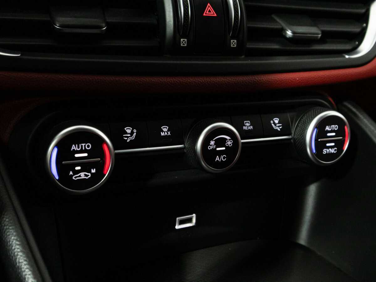 Купить Alfa Romeo Giulia, 2019, 89 100 км, фото №17