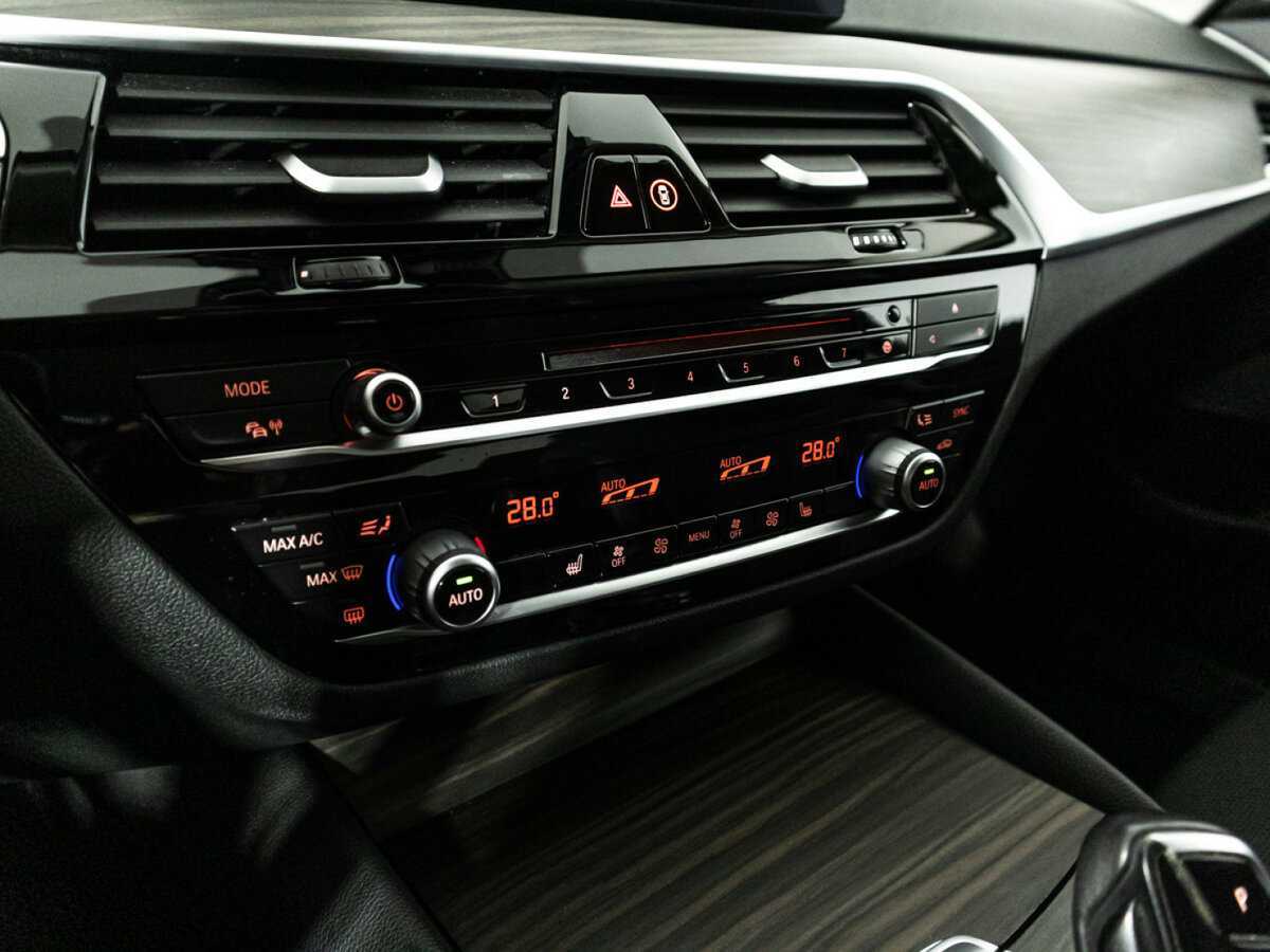 Купить BMW 5 серии 520d xDrive, 2019, 90 536 км, фото №24