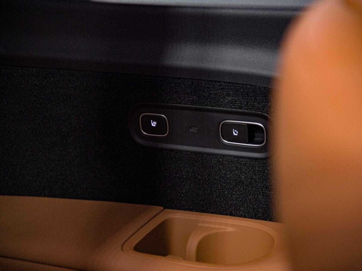 Купить LiXiang L9 52.3 kWh, 2024, 76 км, фото №17