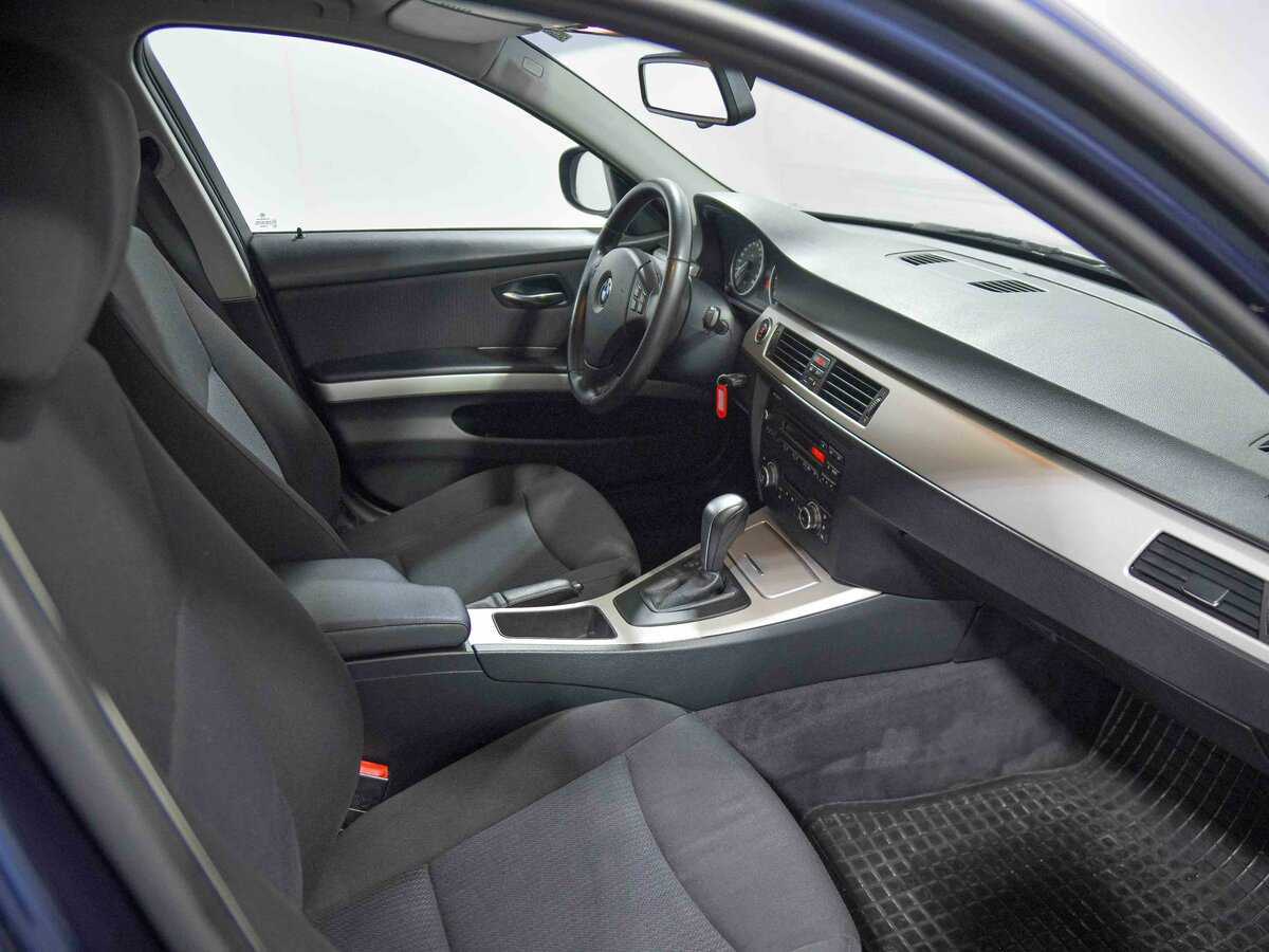 Купить BMW 3 серии 318i, 2011, 231 942 км, фото №12