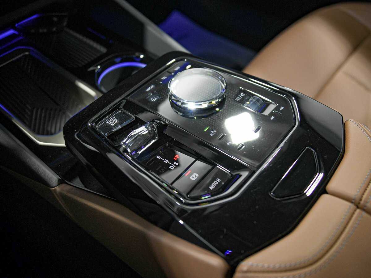 Купить BMW 5 серии Long 530Li, 2024, 35 км, фото №15