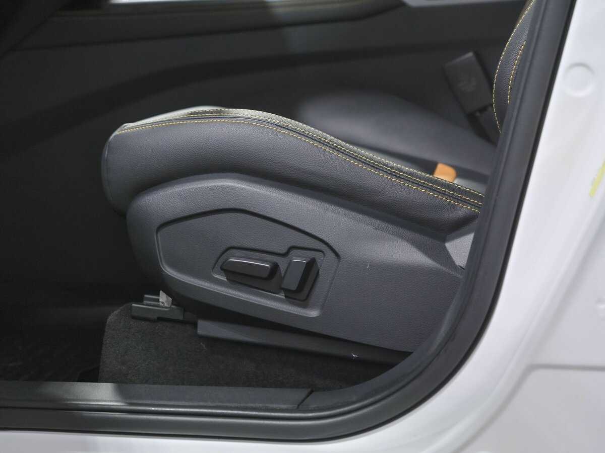 Купить FAW Bestune T77, 2023, 80 км, фото №17