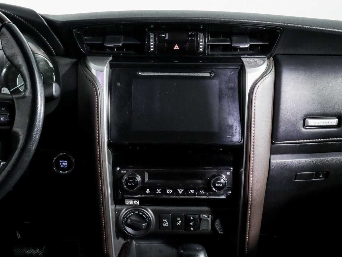 Купить Toyota Fortuner, 2018, 268 350 км, фото №10