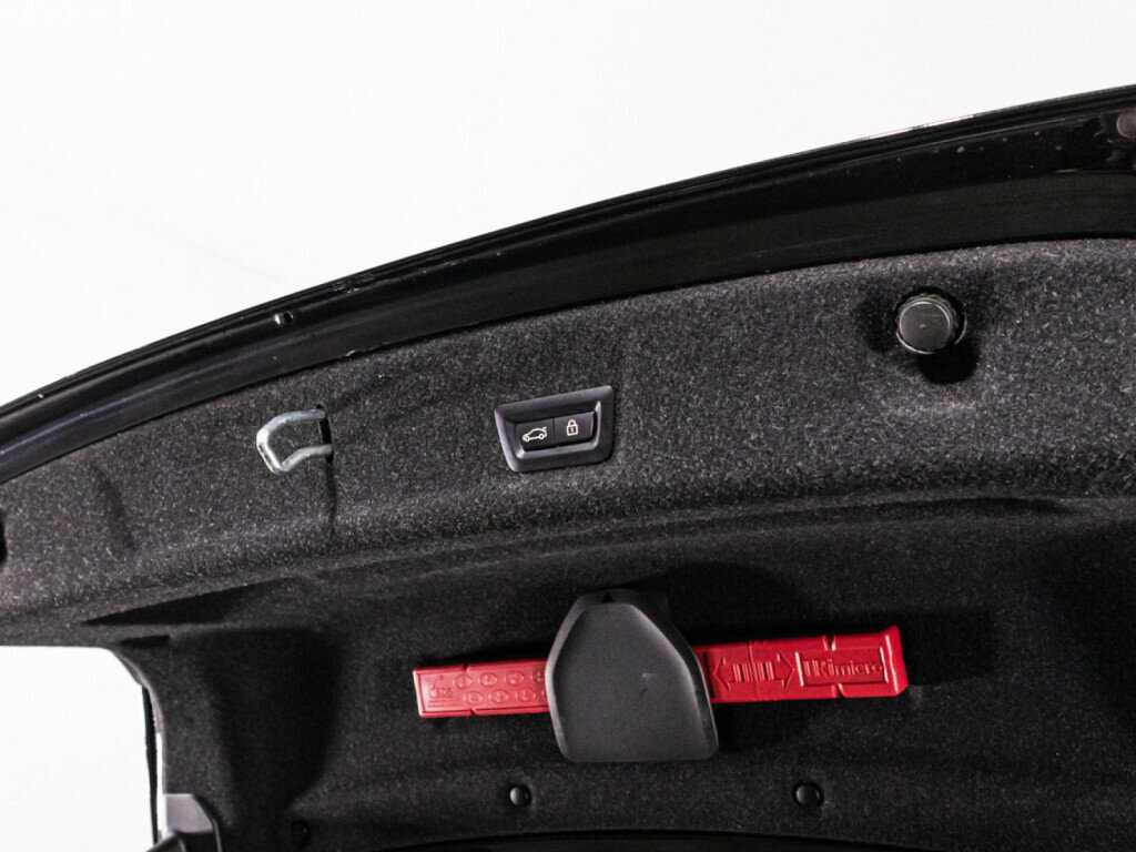 Купить BMW 3 серии 330i, 2019, 93 187 км, фото №15